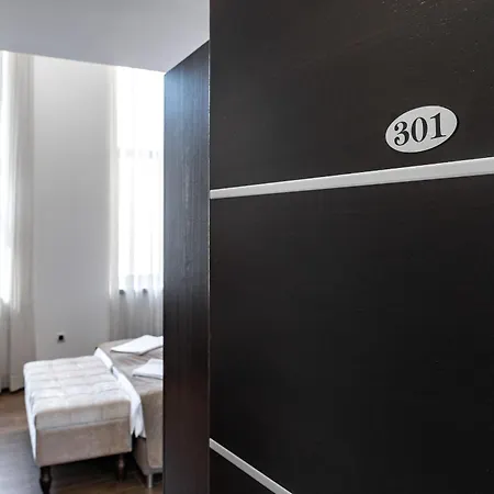 Aparthotel Astral *